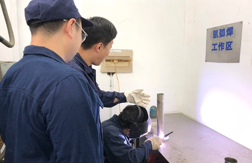 【师带徒活动】“师带徒促成长 凝聚企业正能量”系列报道之亿万先生mr六厂“师带徒”活动